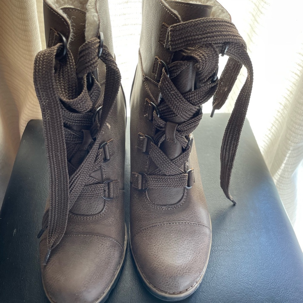 Universal Thread Boots - image 1